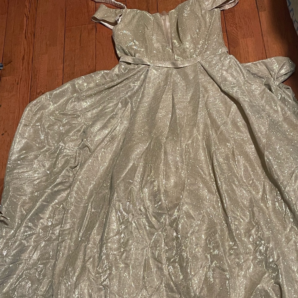 Beautiful long gold dress